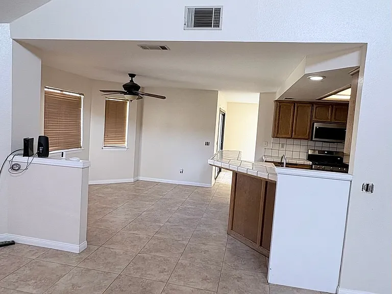 17735 Vista Point Dr — Photo 7