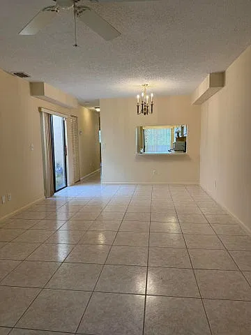 3 bed, 1212 sqft, $2,400 — Photo 4