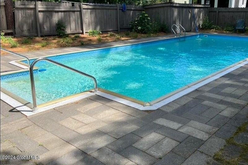 4th image of 9 Tanglewood Drive