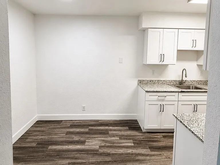 Cedar Lane Apartments — Photo 24
