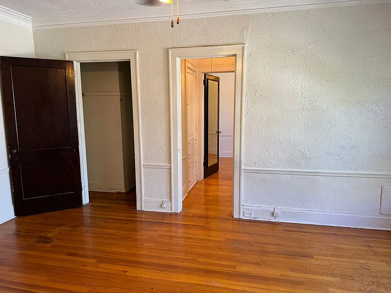 2212 Girard Ave. S — Photo 3