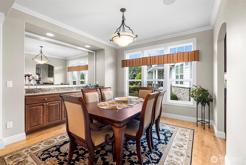 4th image of 1808 Bakerview Court