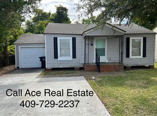 7032 Terrell St, Groves, TX 77619