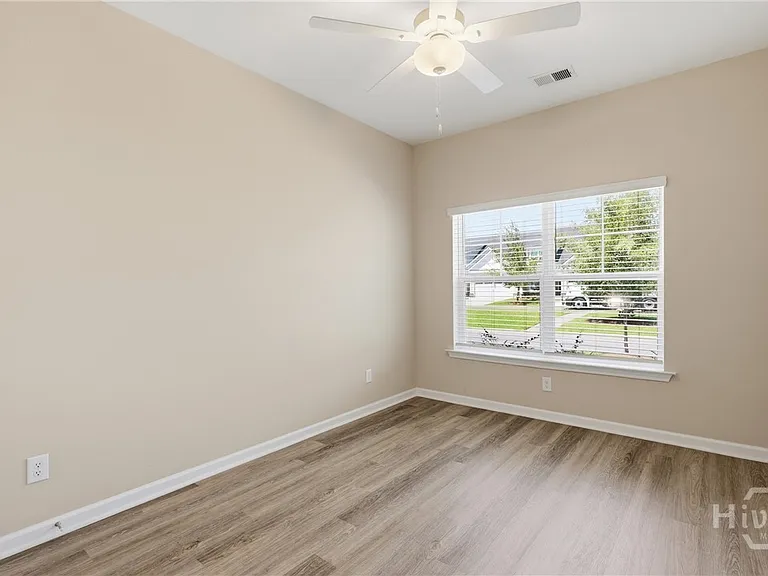 130 Danbury Ct — Photo 28