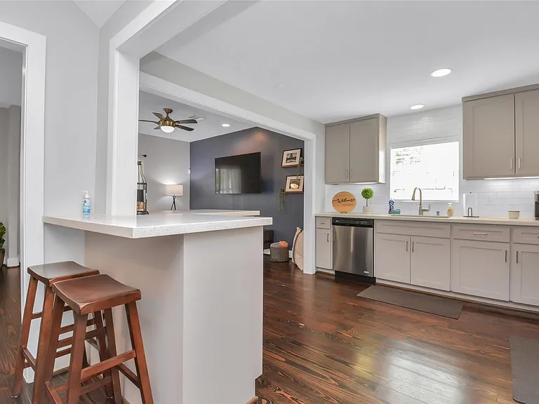 5705 Cochran St — Photo 10