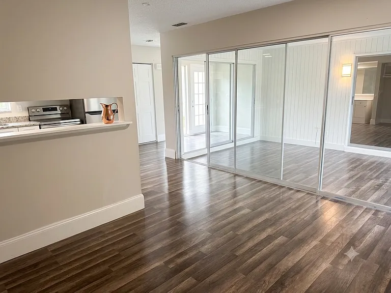 18511 Blair Ave — Photo 9