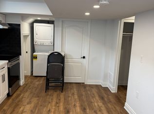 121 Burnhamthorpe Rd E, Oakville, ON L6H 3R3