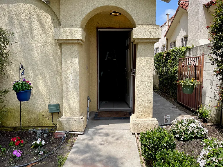 3035 S Palm Grove Ave #3035 — Photo 12
