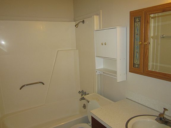 5th image of 202A Richards St