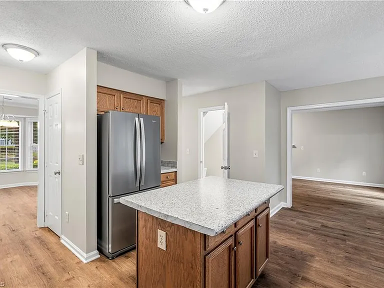 2320 Meadow Gate Dr — Photo 14