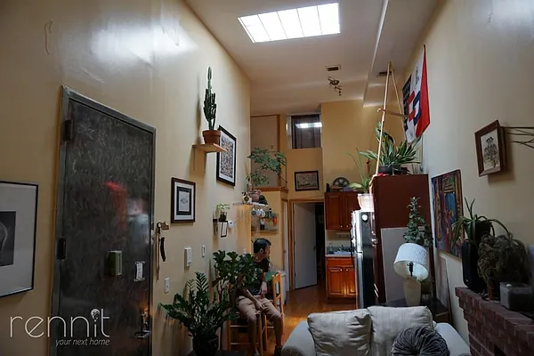 Rented by Rennit Inc. | media 14