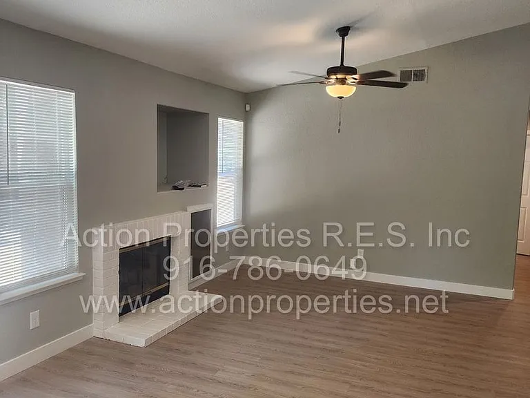 1057 Shenencock Way — Photo 10
