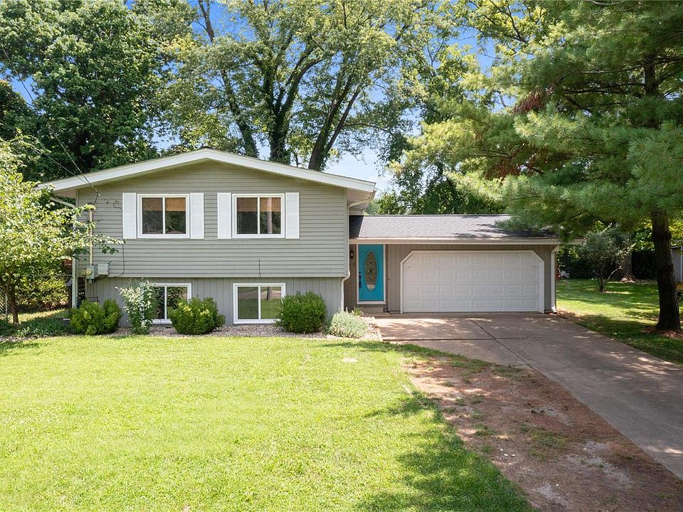 1st image of 20 Sharilane Dr