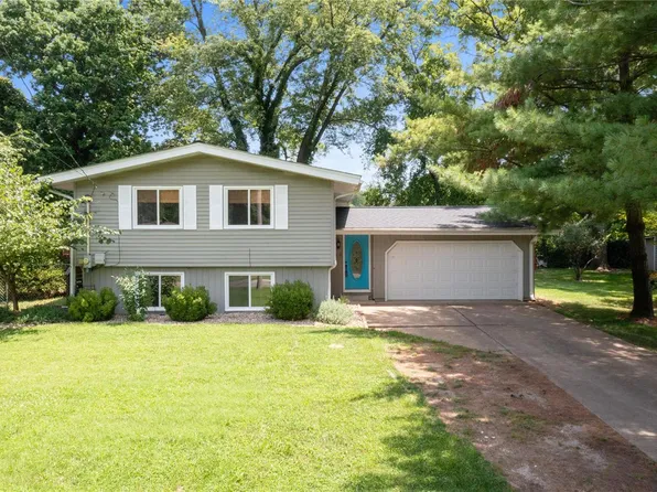 20 Sharilane Dr, Fairview Heights, IL 62208