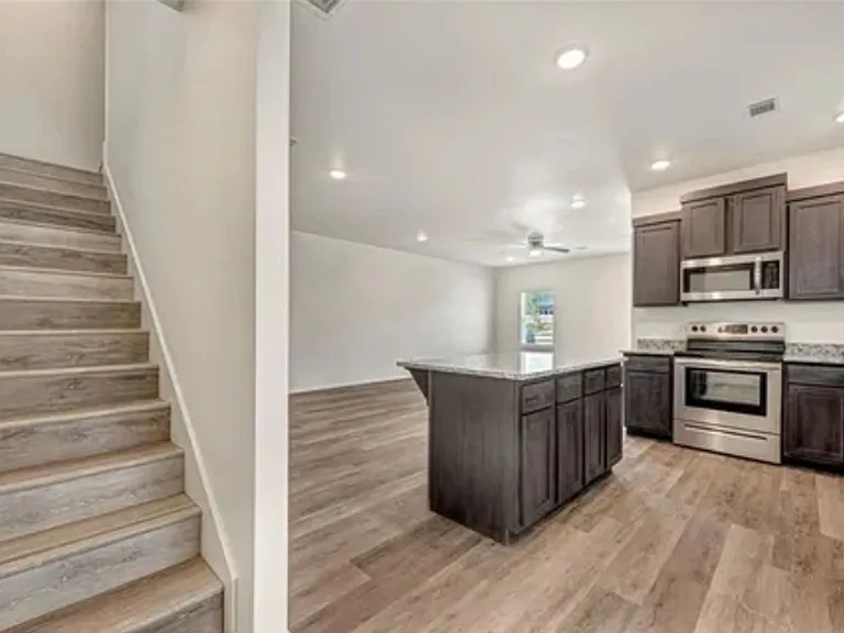 766 S Amarillo Ave — Photo 6