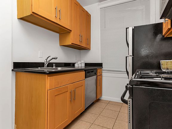 5th image of 1656 Leavenworth St #3