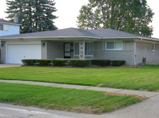 11435 Joslyn Dr, Sterling Heights, MI 48312