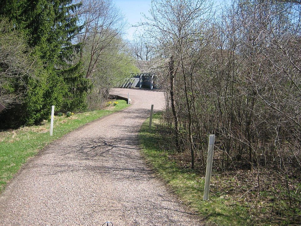Private drive leading to 3711 Spring Valley Road