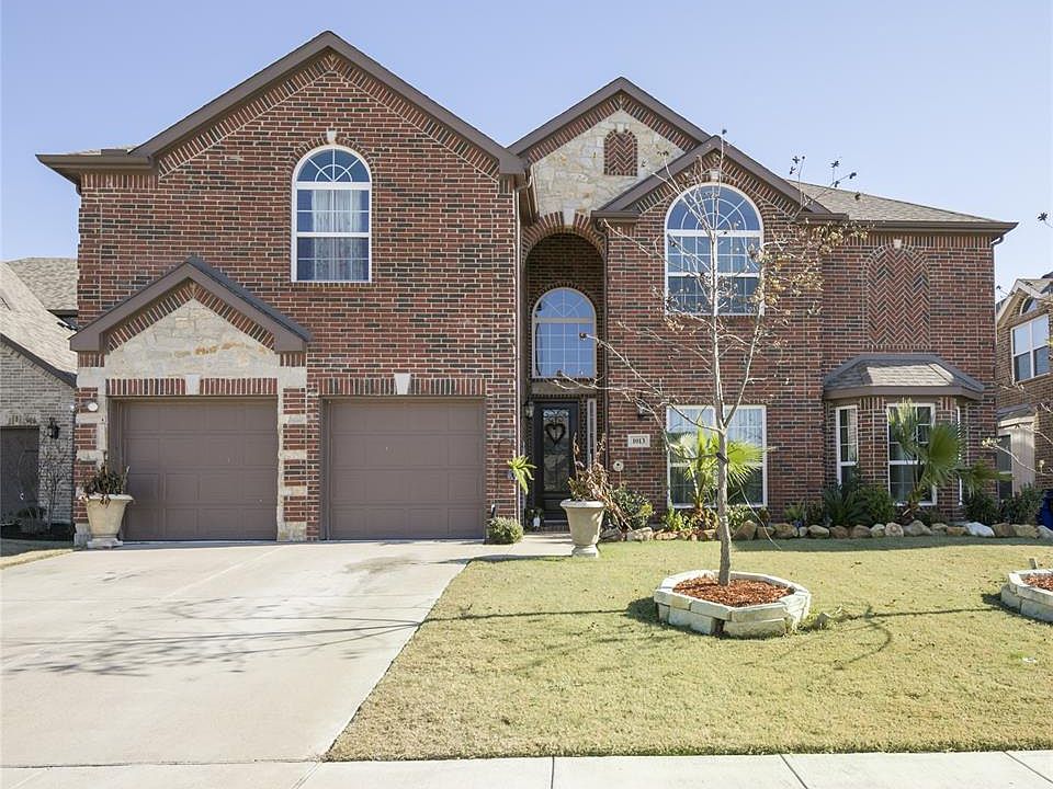 1st image of 1013 Blue Heron Ct