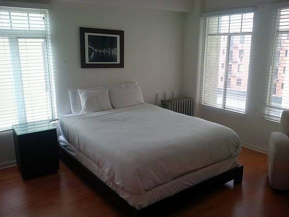 4th image of 620 Jones St #0B-1Ba-400Sqft