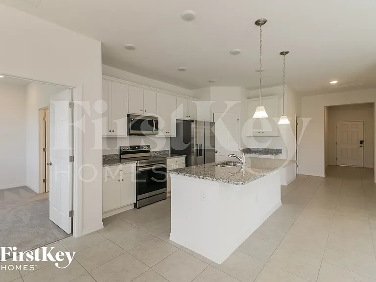 596 Crown Rose Dr — Photo 5