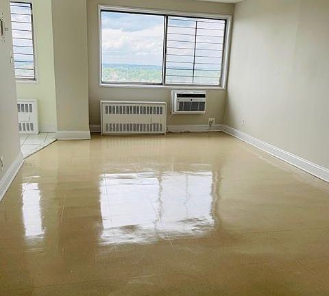 5th image of 44 E Sidney Ave #21O