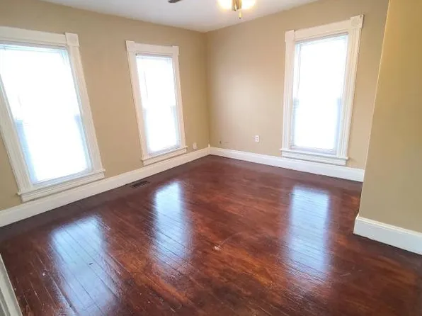 426 1/2 E Market St, Huntington, IN 46750