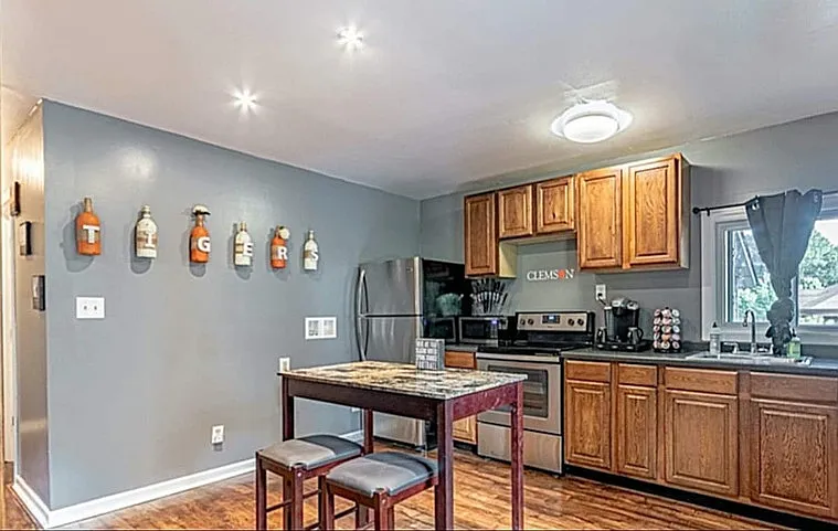 307 Reid St #2