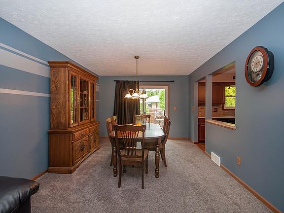 5th image of 309 Sheri Dr
