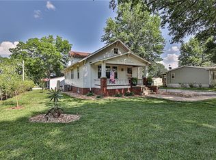 607 N Lee St, Corder, MO 64021
