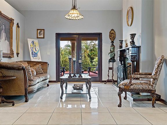 5th image of 10440 NW 131st St