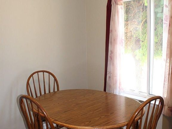 3rd image of 39742 Manor Dr