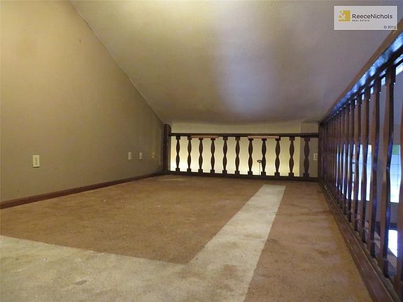 5th image of 11408 Applewood Dr