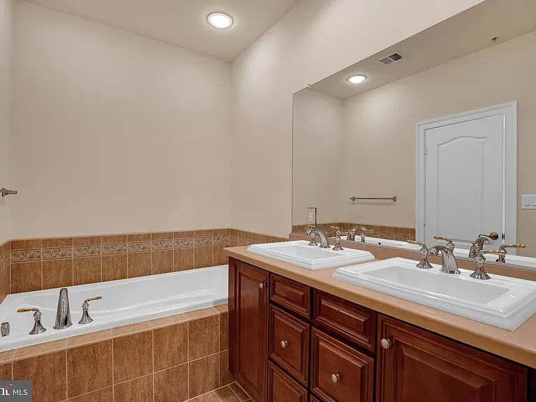 1730 Carpenter Rd — Photo 43