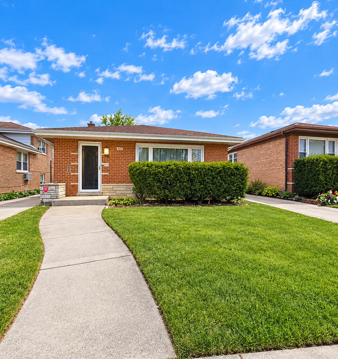 5 bed, 1.5 bath, 1300 sqft, $3,500 — Photo 1