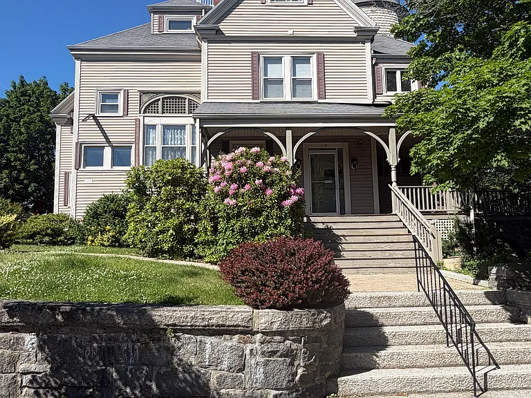 7 Highland Ave #3 — Photo 1