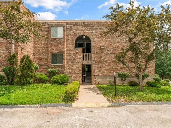 1802 E 97th St APT A, Kansas City, MO 64131