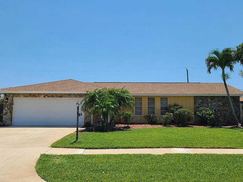 725 Hibiscus Drive - 1 — Photo 1