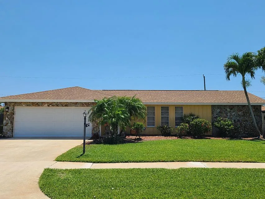 725 Hibiscus Dr