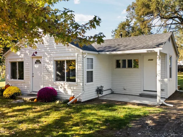 3084 West St, Milford, MI 48380