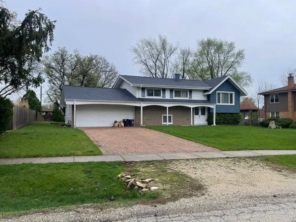 615 E Turner Ave, Roselle, IL 60172