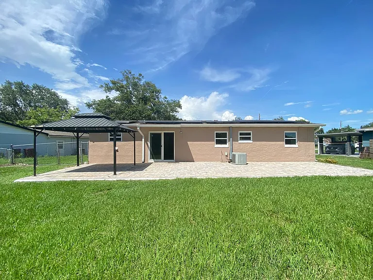 908 Teatro Ct — Photo 28