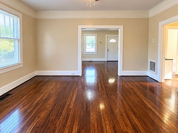 3rd image of 5407 Colonial Dr