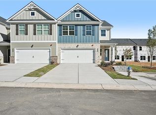405 Lanier Cir, Woodstock, GA 30189