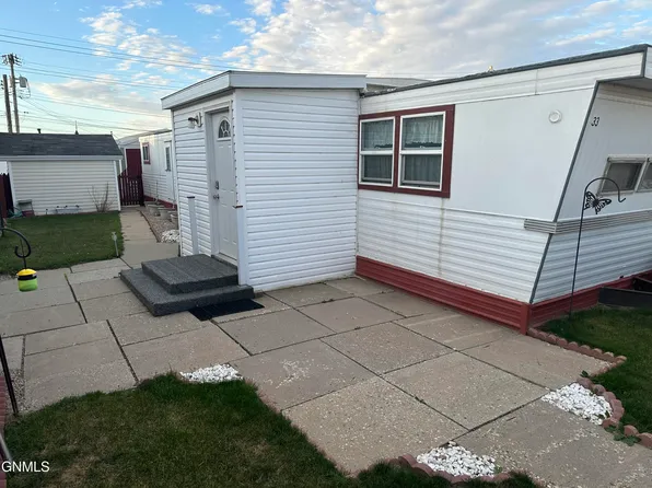 905 12th Ave SE Lot 33, Jamestown, ND 58401