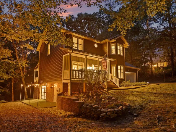 4713 Creek Point Ln, Signal Mountain, TN 37377