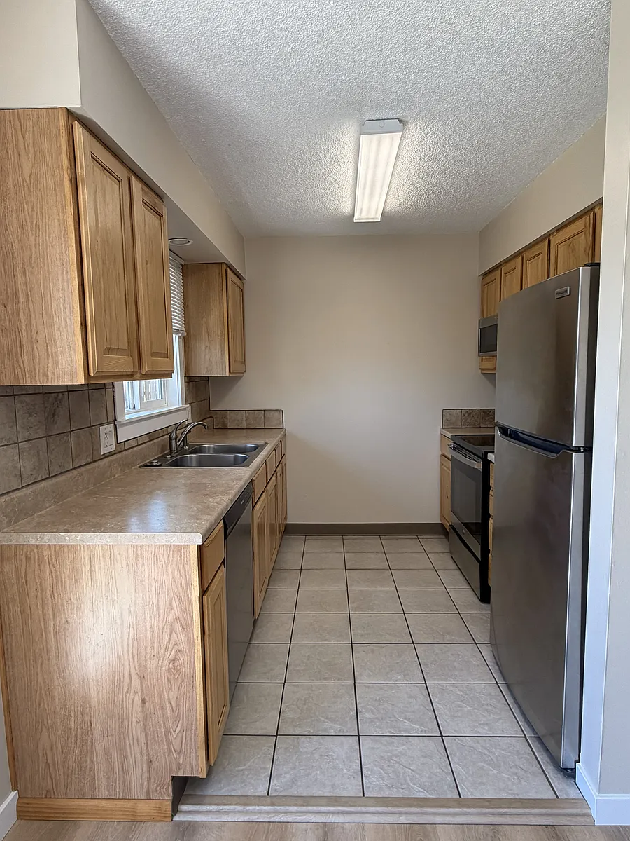 Building Photo - 412B Columbine Ave #B