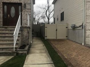 15 Colon St, Staten Island, NY 10312