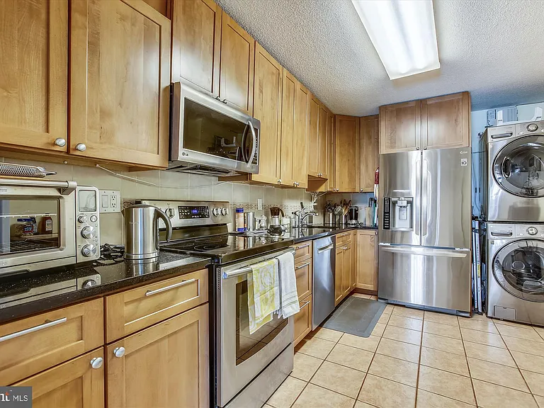 8360 Greensboro Dr #712 — Photo 11