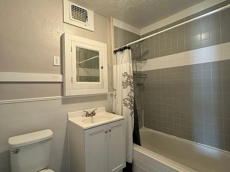 1911 Park Ave — Photo 6